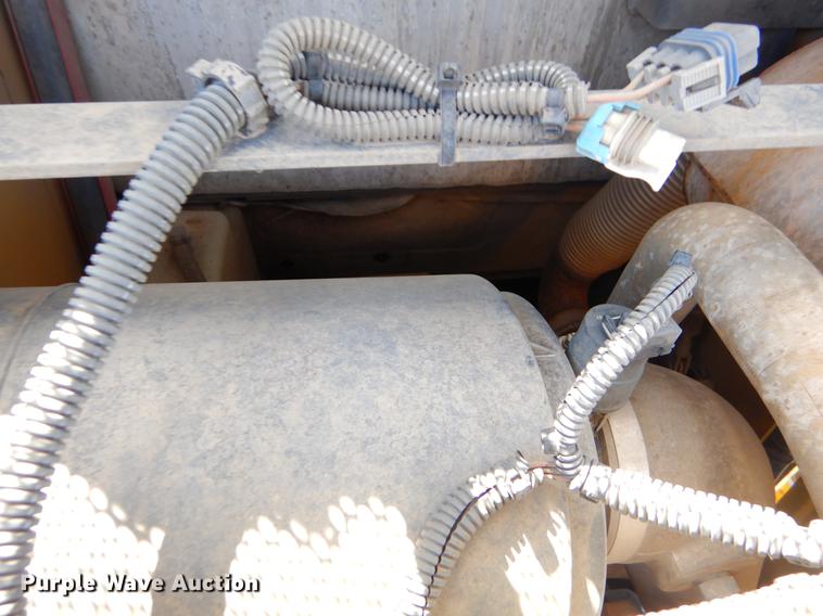 image for item EI9018 2010 John Deere 326D skid steer