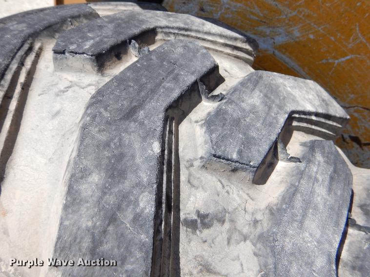 image for item EI9018 2010 John Deere 326D skid steer