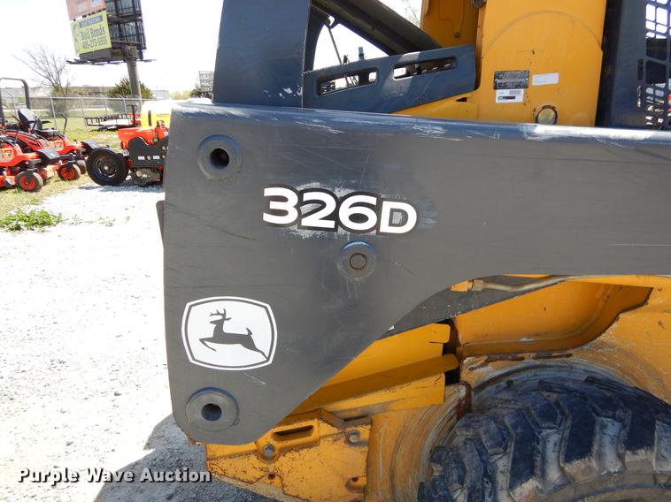 image for item EI9018 2010 John Deere 326D skid steer