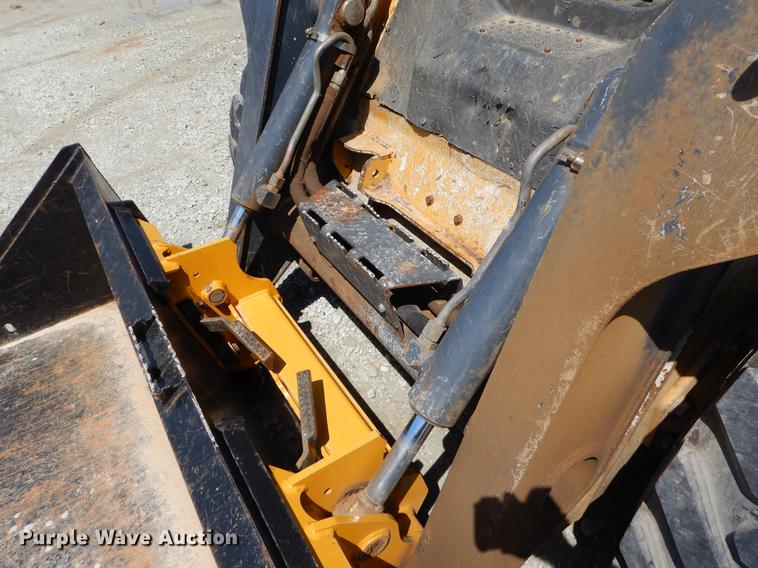 image for item EI9018 2010 John Deere 326D skid steer