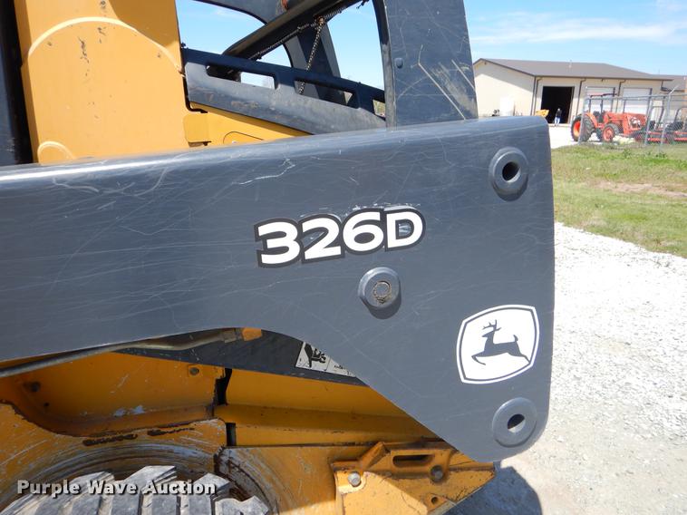 image for item EI9018 2010 John Deere 326D skid steer