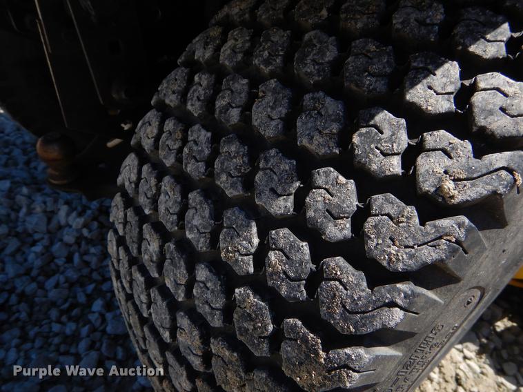 image for item EI9020 John Deere 332 lawn mower