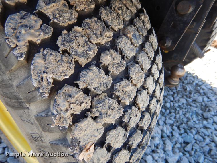 image for item EI9020 John Deere 332 lawn mower