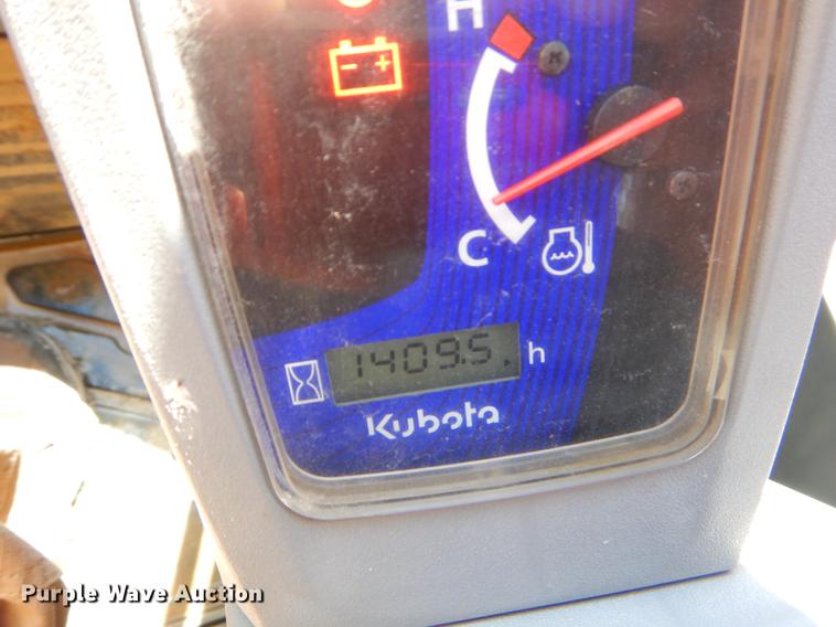 image for item EI9023 2013 Kubota SVL90-2 skid steer