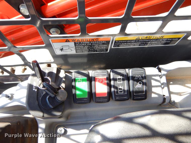 image for item EI9023 2013 Kubota SVL90-2 skid steer