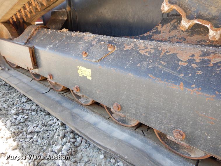 image for item EI9023 2013 Kubota SVL90-2 skid steer