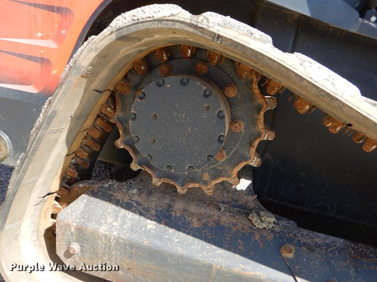 image for item EI9023 2013 Kubota SVL90-2 skid steer