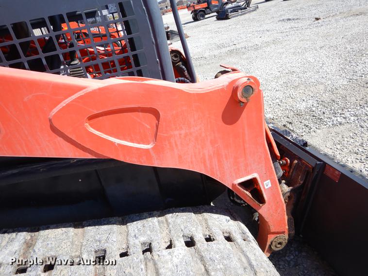 image for item EI9023 2013 Kubota SVL90-2 skid steer