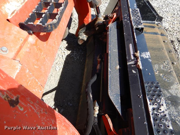 image for item EI9023 2013 Kubota SVL90-2 skid steer