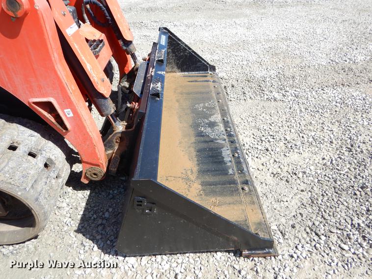 image for item EI9023 2013 Kubota SVL90-2 skid steer