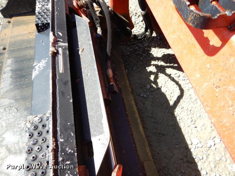 image for item EI9023 2013 Kubota SVL90-2 skid steer