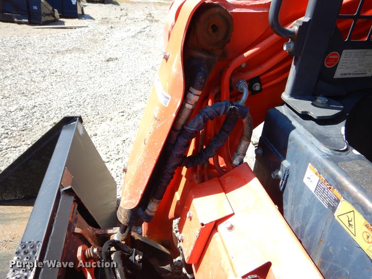 image for item EI9023 2013 Kubota SVL90-2 skid steer