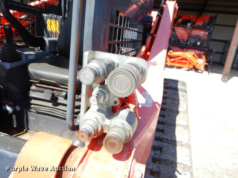 image for item EI9023 2013 Kubota SVL90-2 skid steer
