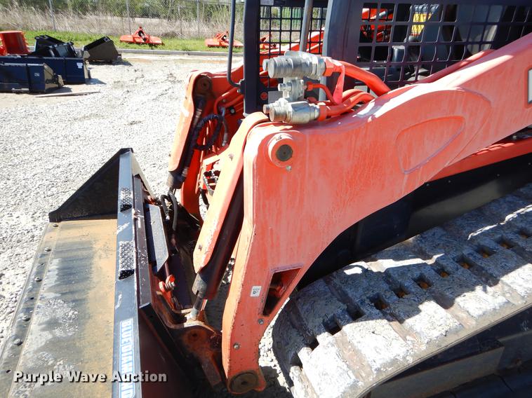 image for item EI9023 2013 Kubota SVL90-2 skid steer
