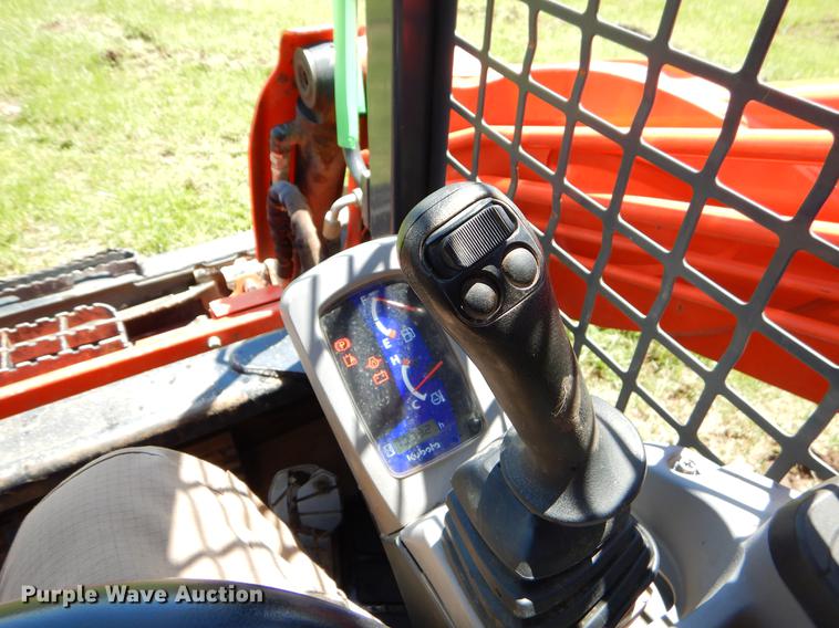 image for item EI9034 2013 Kubota SVL75-2 skid steer