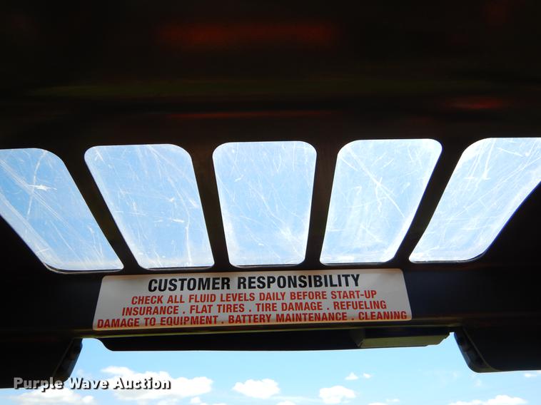 image for item EI9034 2013 Kubota SVL75-2 skid steer