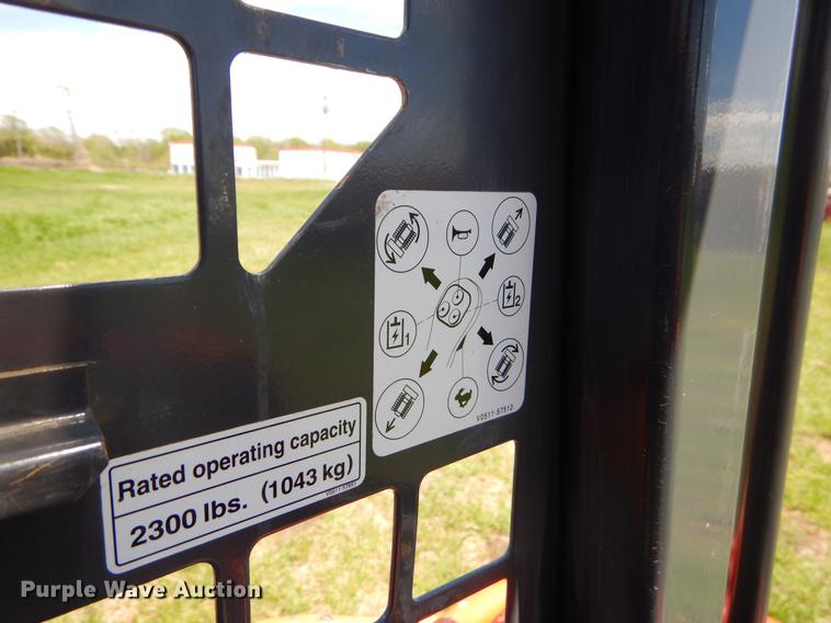 image for item EI9034 2013 Kubota SVL75-2 skid steer