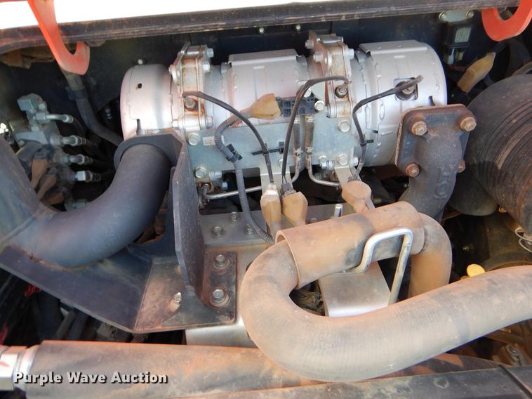 image for item EI9034 2013 Kubota SVL75-2 skid steer