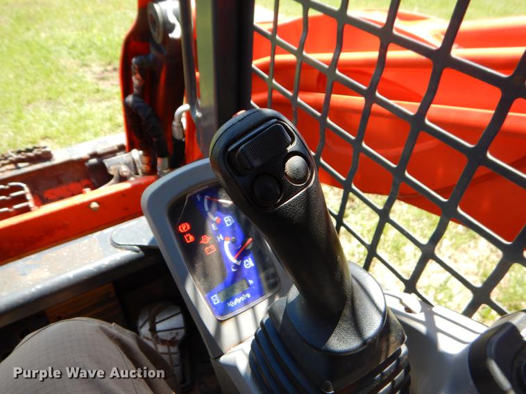 image for item EI9035 2015 Kubota SVL75-2 skid steer