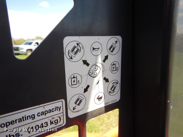 image for item EI9035 2015 Kubota SVL75-2 skid steer