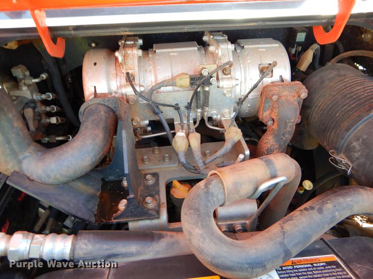 image for item EI9035 2015 Kubota SVL75-2 skid steer