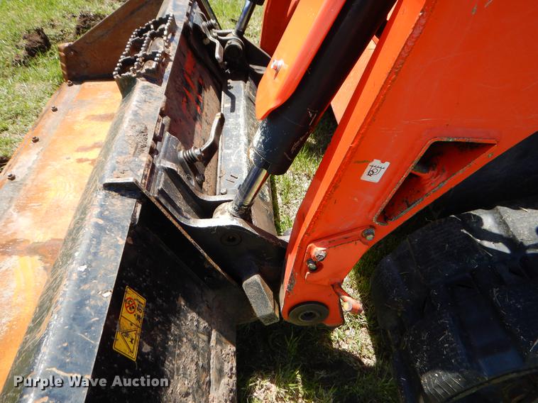 image for item EI9035 2015 Kubota SVL75-2 skid steer