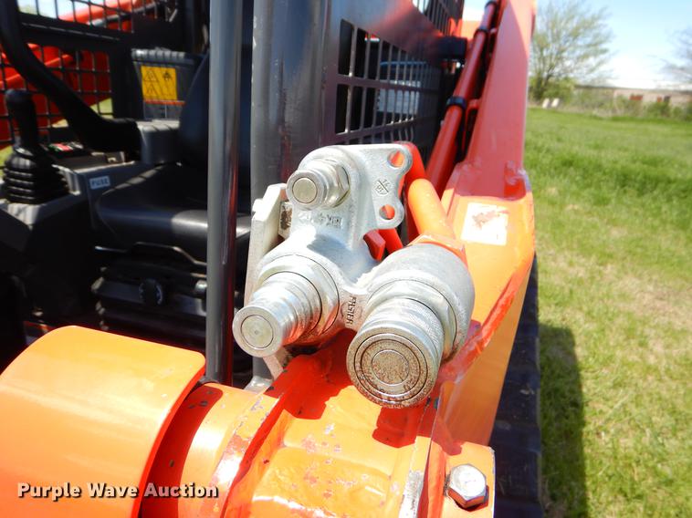 image for item EI9035 2015 Kubota SVL75-2 skid steer