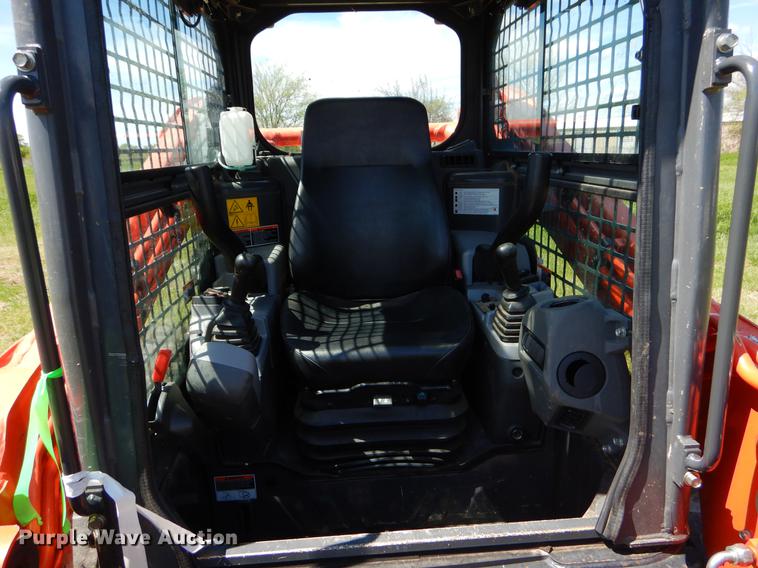 image for item EI9039 2015 Kubota SVL75-2 skid steer