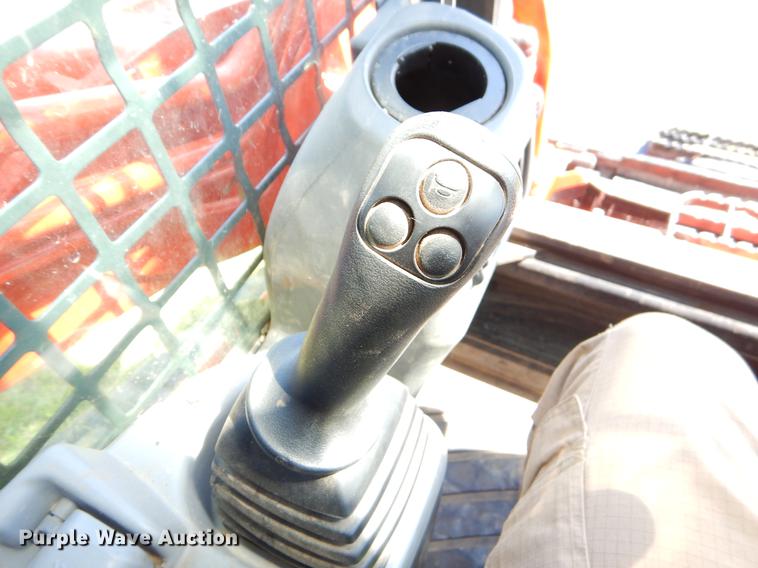 image for item EI9039 2015 Kubota SVL75-2 skid steer