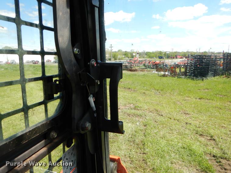 image for item EI9039 2015 Kubota SVL75-2 skid steer