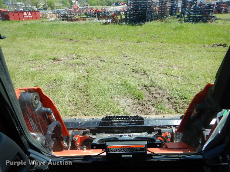 image for item EI9039 2015 Kubota SVL75-2 skid steer