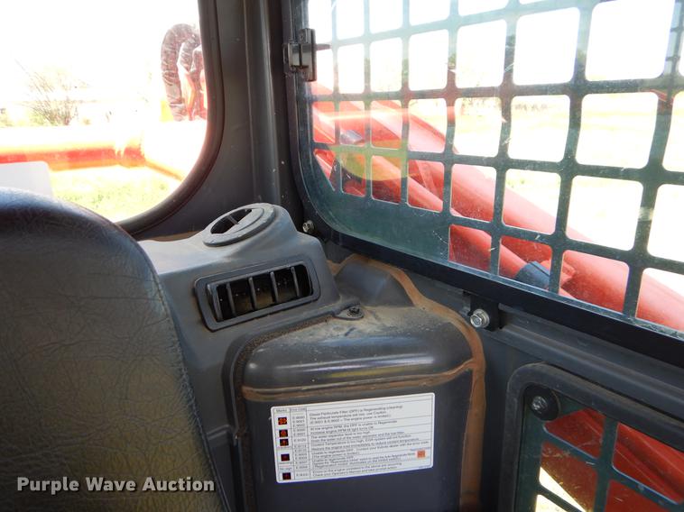 image for item EI9039 2015 Kubota SVL75-2 skid steer