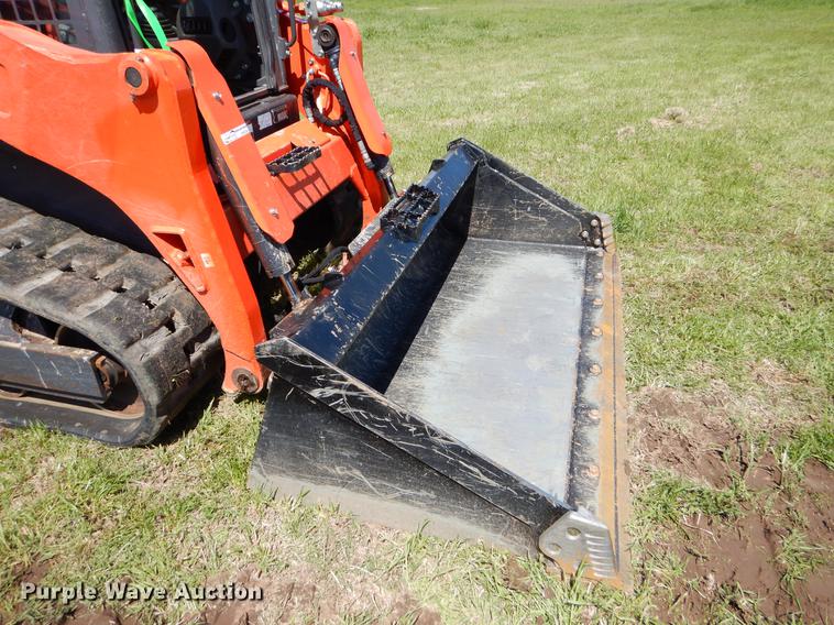 image for item EI9039 2015 Kubota SVL75-2 skid steer