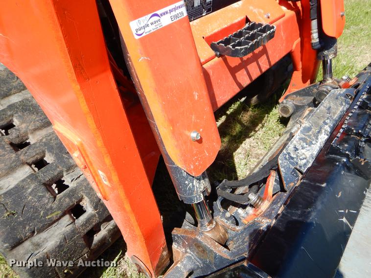 image for item EI9039 2015 Kubota SVL75-2 skid steer