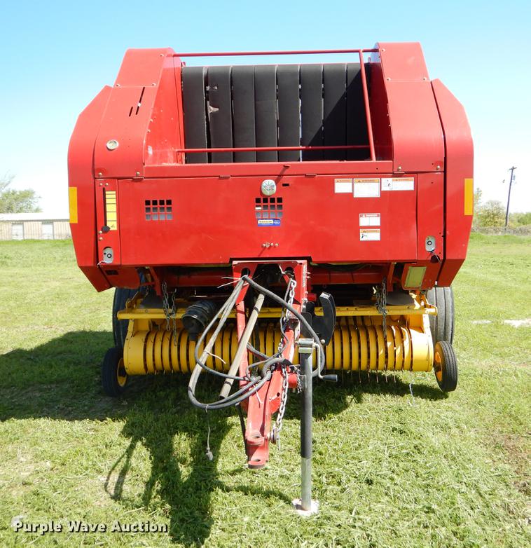 image for item EI9042 2011 New Holland BR7090 round baler