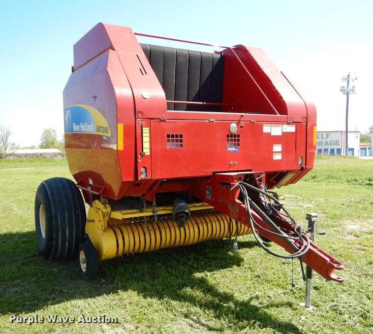 image for item EI9042 2011 New Holland BR7090 round baler