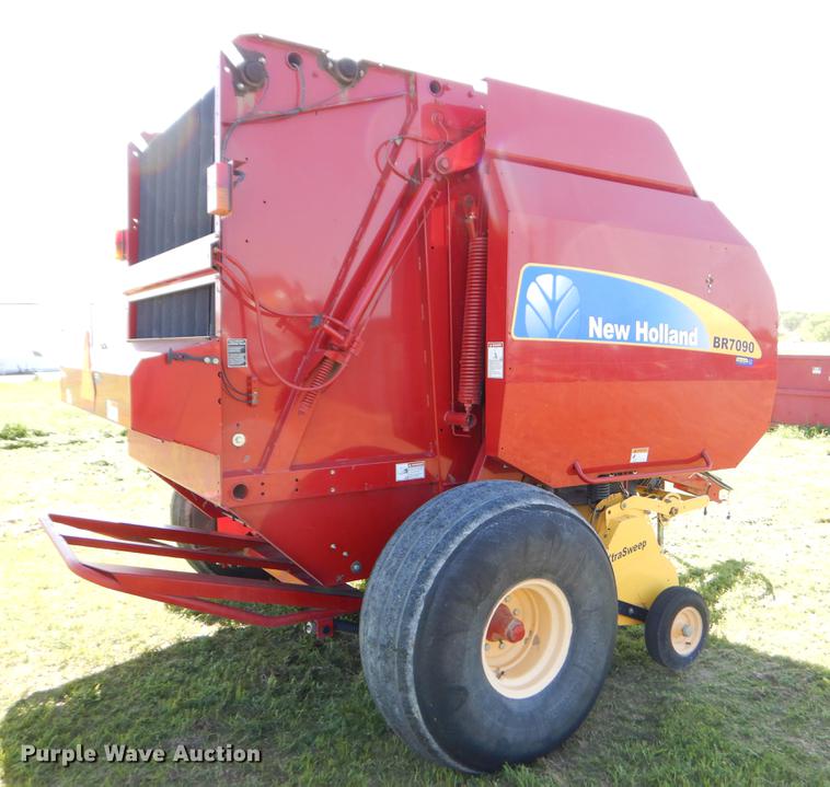 image for item EI9042 2011 New Holland BR7090 round baler