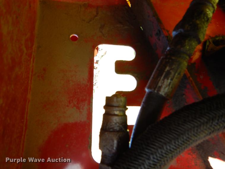 image for item EI9042 2011 New Holland BR7090 round baler