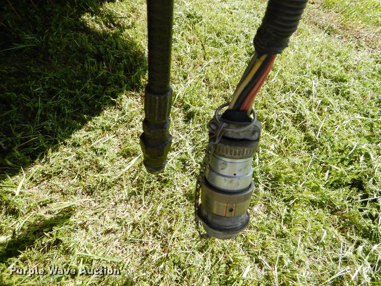 image for item EI9042 2011 New Holland BR7090 round baler