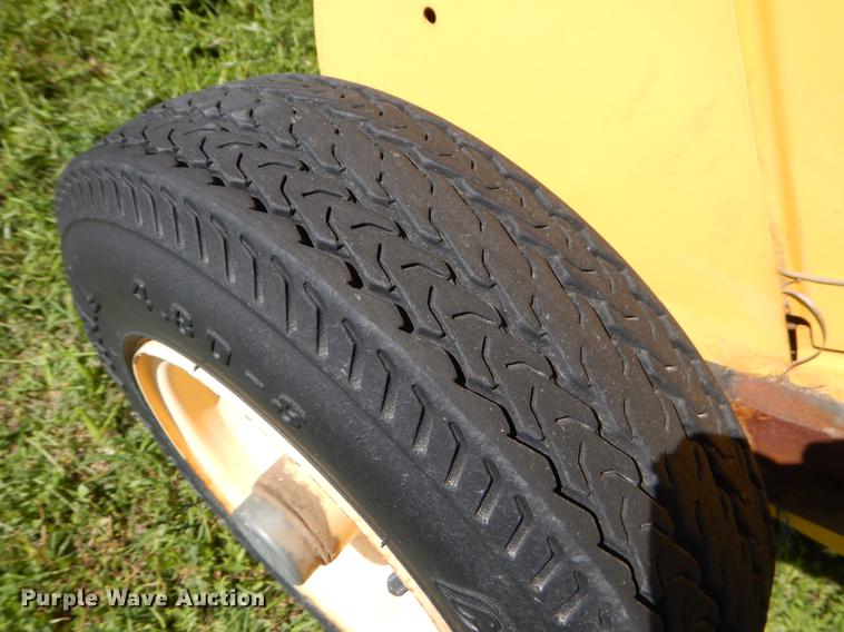 image for item EI9042 2011 New Holland BR7090 round baler