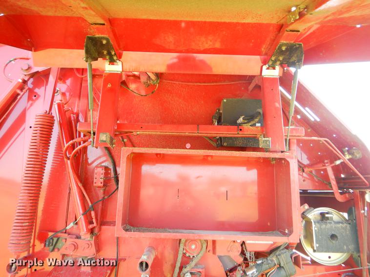 image for item EI9042 2011 New Holland BR7090 round baler