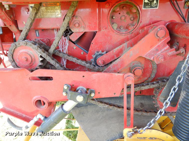 image for item EI9042 2011 New Holland BR7090 round baler