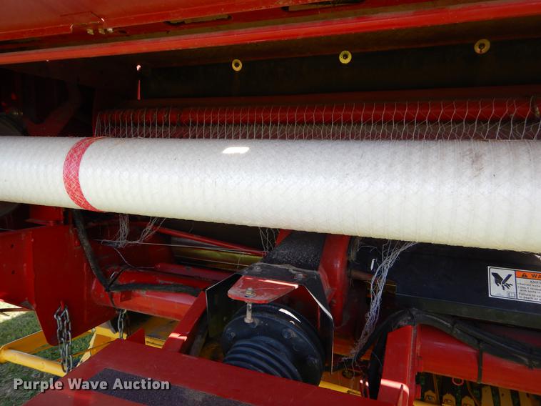 image for item EI9042 2011 New Holland BR7090 round baler