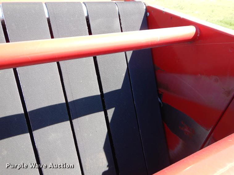 image for item EI9042 2011 New Holland BR7090 round baler