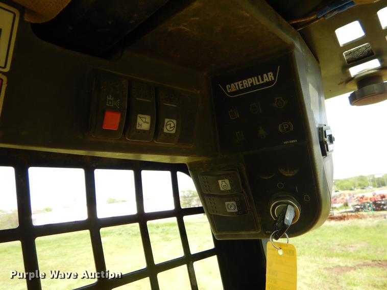 image for item EI9043 2005 Caterpillar 287B skid steer