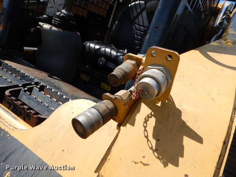 image for item EI9043 2005 Caterpillar 287B skid steer