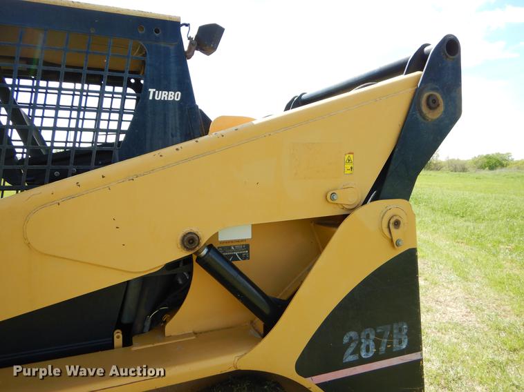 image for item EI9043 2005 Caterpillar 287B skid steer