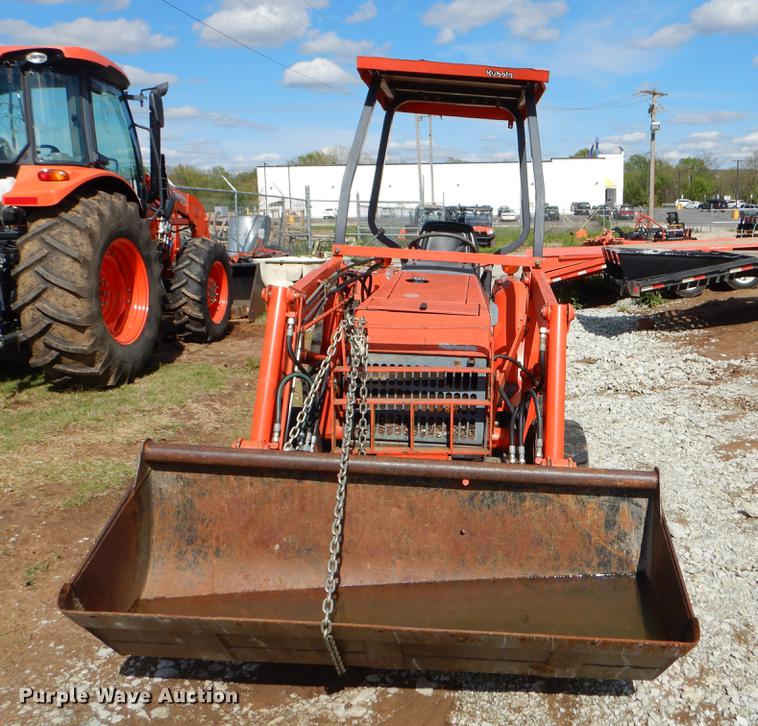 image for item EI9053 1997 Kubota L35 tractor