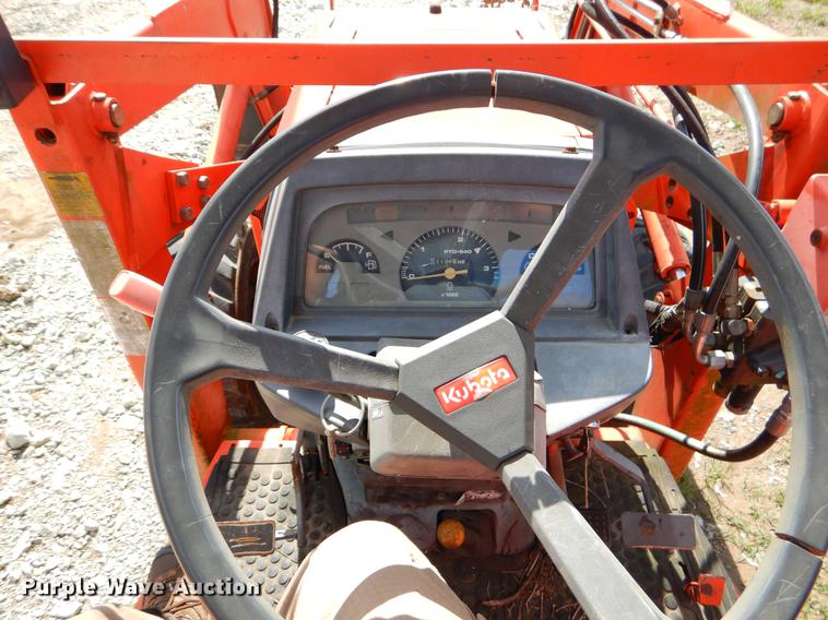 image for item EI9053 1997 Kubota L35 tractor