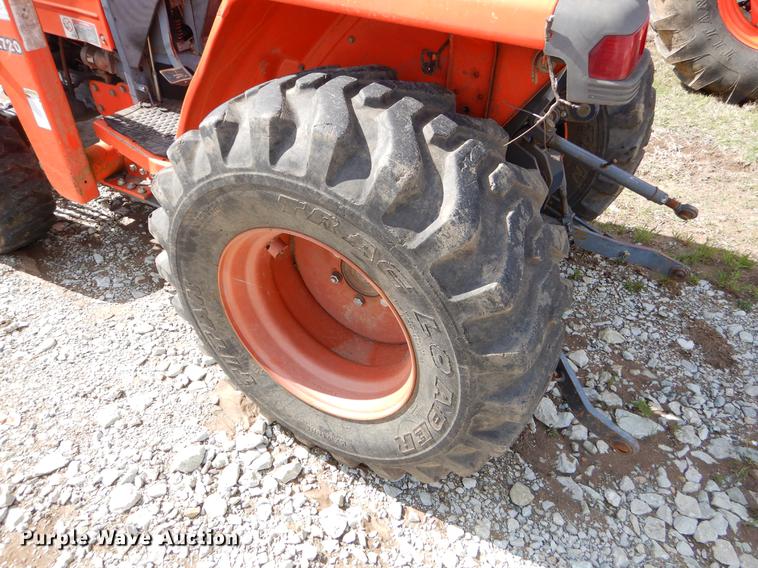 image for item EI9053 1997 Kubota L35 tractor